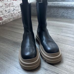 Bottega Veneta men tire Chelsea boots